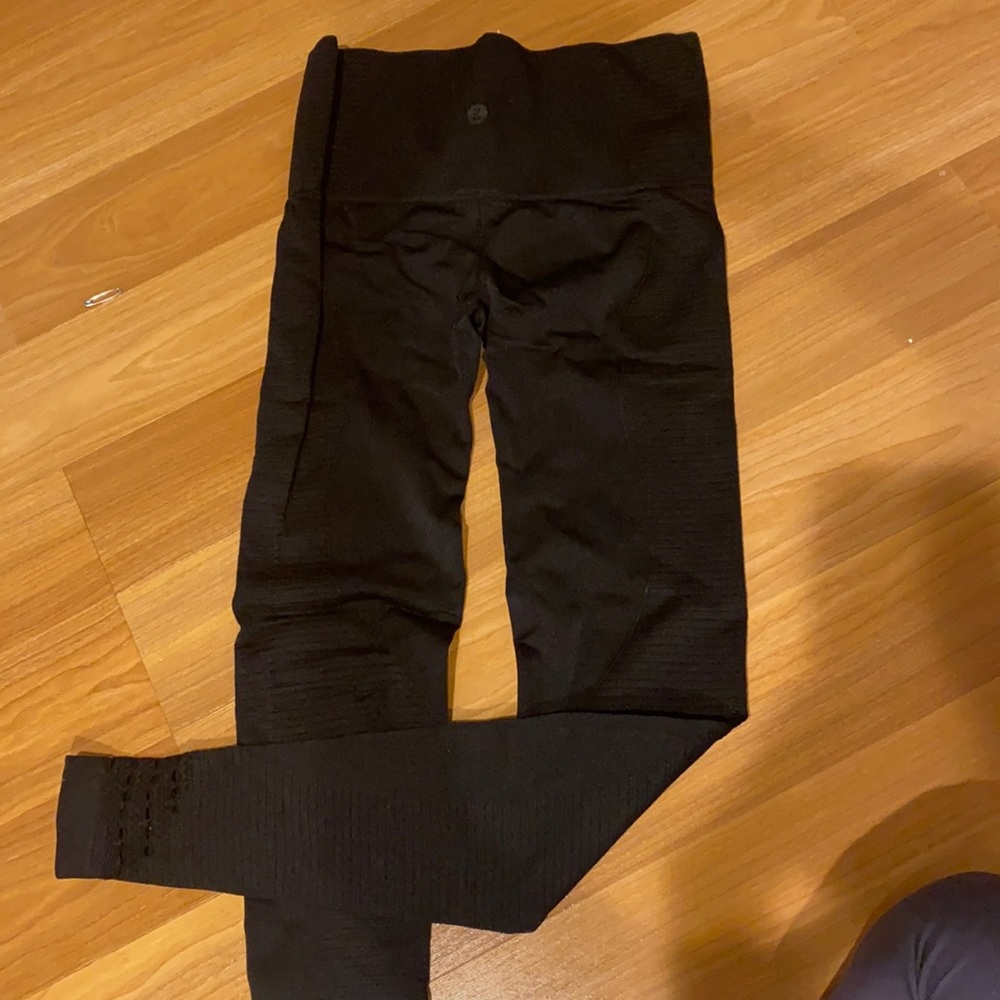 Lightweight, high waist,  nylon leggings with air holes